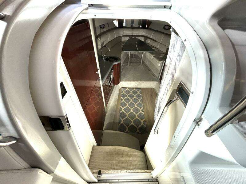 Adventure Capital 40ft Formula Yacht For Sale