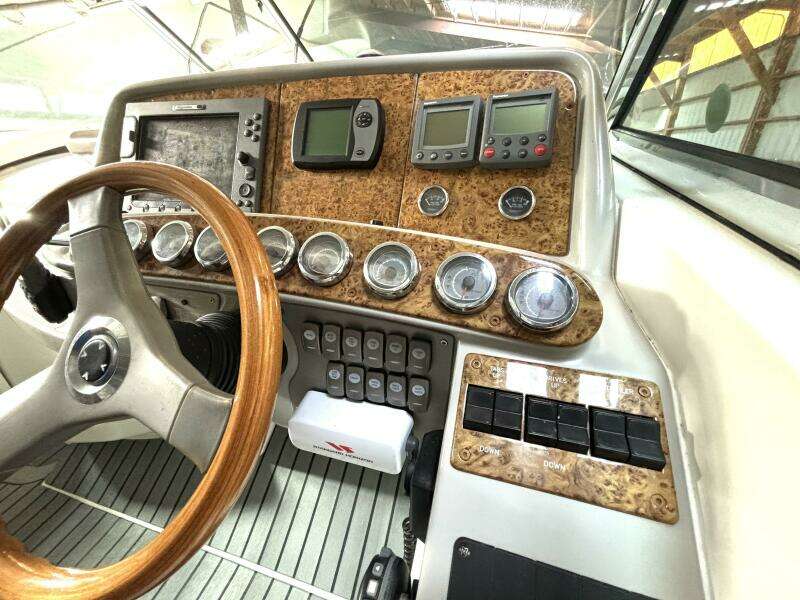 Adventure Capital 40ft Formula Yacht For Sale