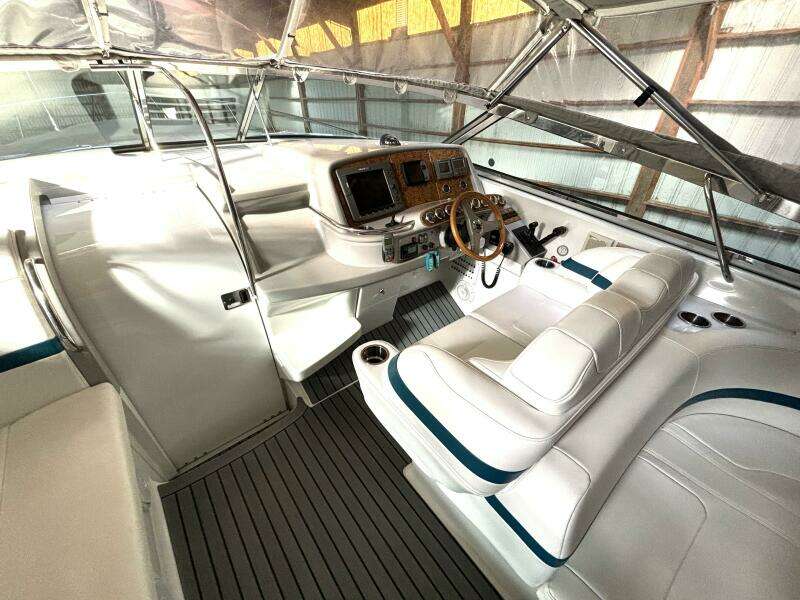 Adventure Capital 40ft Formula Yacht For Sale