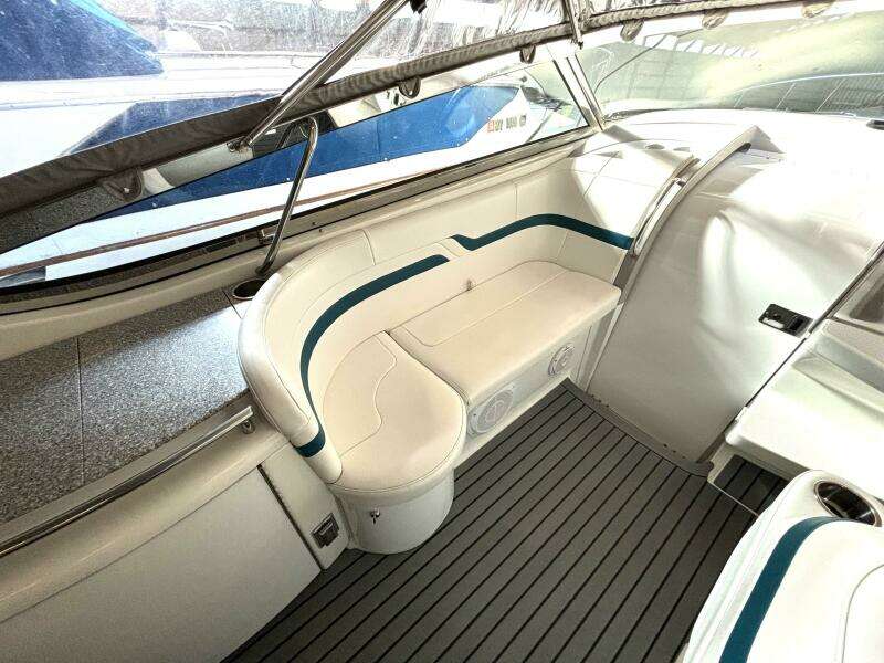 Adventure Capital 40ft Formula Yacht For Sale