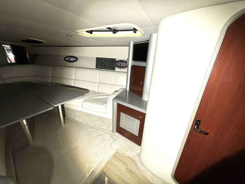 Adventure Capital 40ft Formula Yacht For Sale