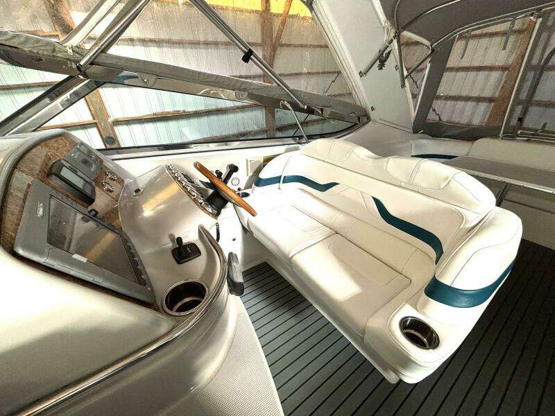 Adventure Capital 40ft Formula Yacht For Sale