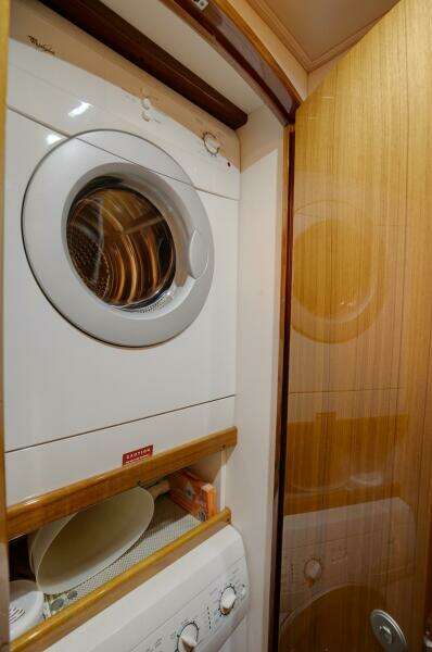 Viking 54 No Worries II - Laundry