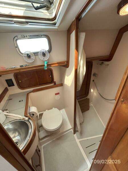 40' Legacy head-shower