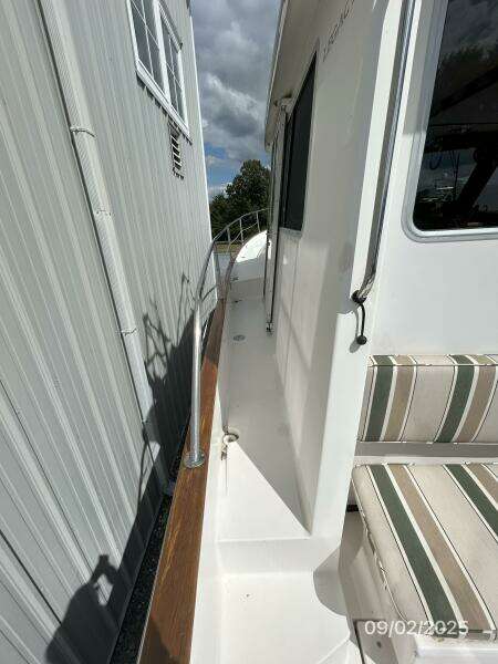 40' Legacy port side deck2