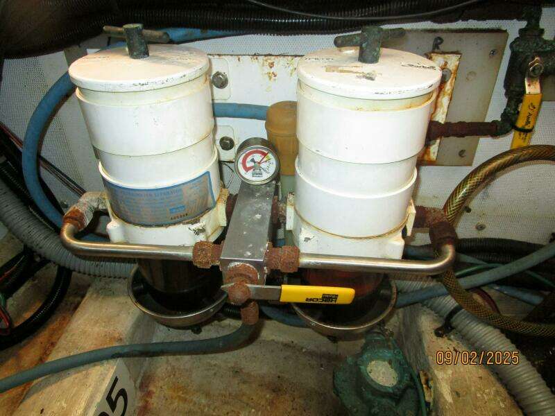 40' Legacy main engine Racor fuel filters