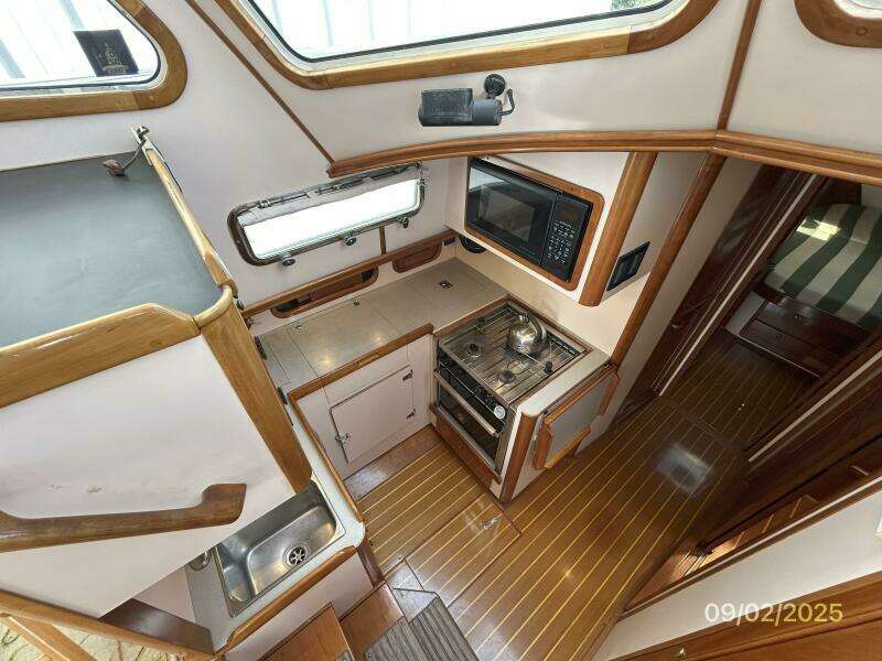 40' Legacy galley1