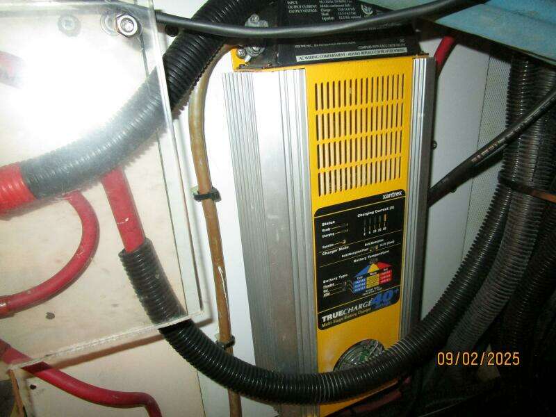 40' Legacy battery charger