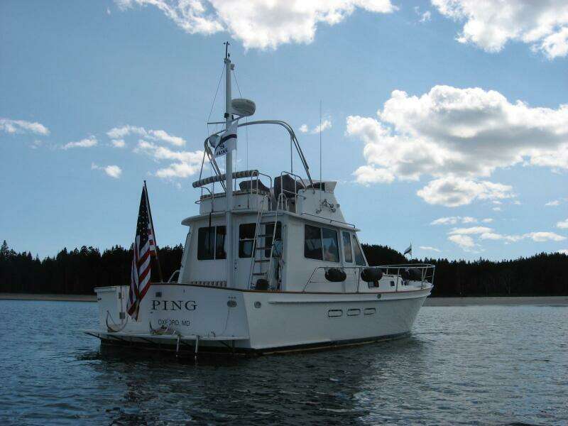 40' Legacy starboard aft profile