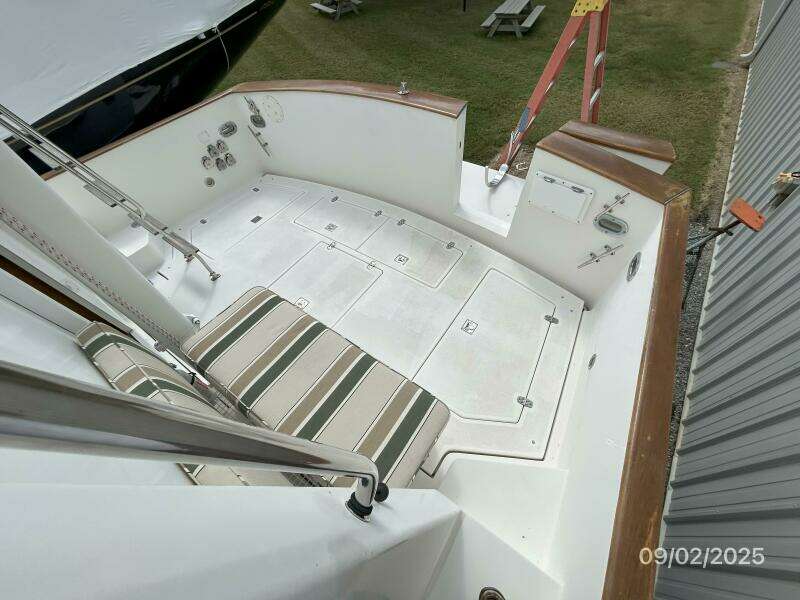 40' Legacy cockpit2