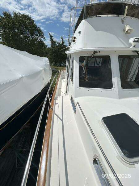 40' Legacy starboard side deck1