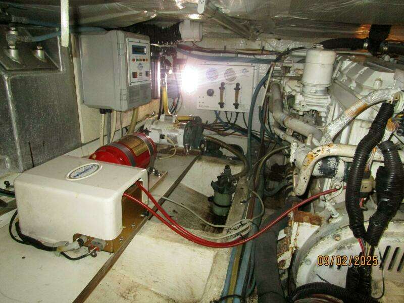 40' Legacy engine room port forward