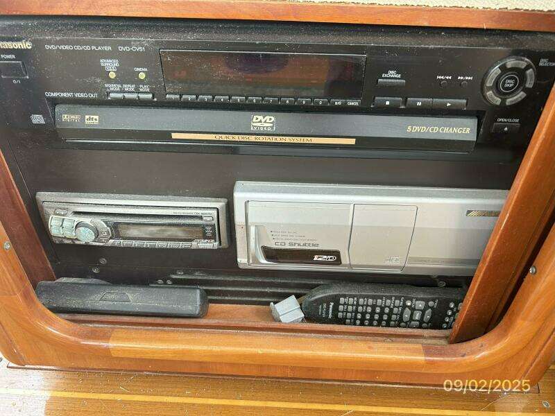 40' Legacy salon entertainment center