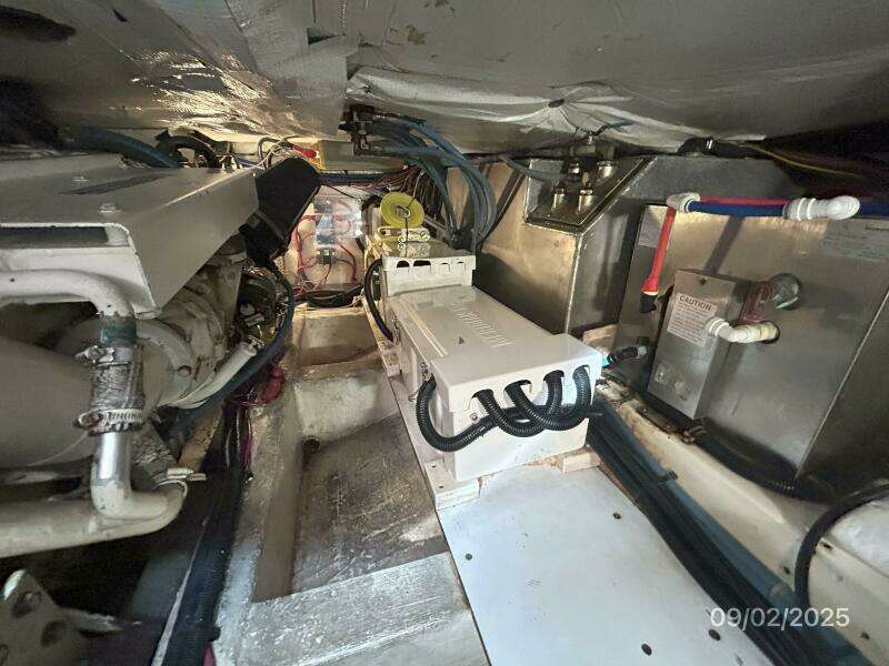 40' Legacy engine room starboard forward
