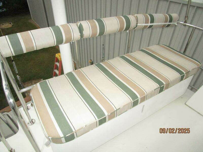 40' Legacy flybridge aft seating