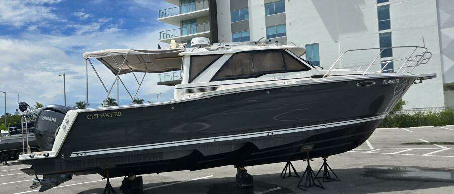 28ft Cutwater Yacht For Sale