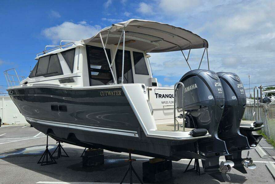 28ft Cutwater Yacht For Sale