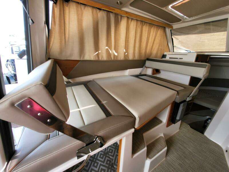 28ft Cutwater Yacht For Sale