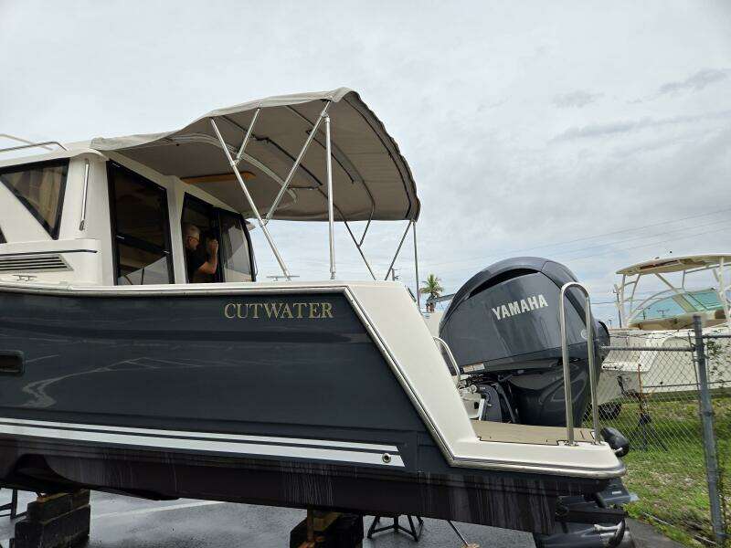 28ft Cutwater Yacht For Sale
