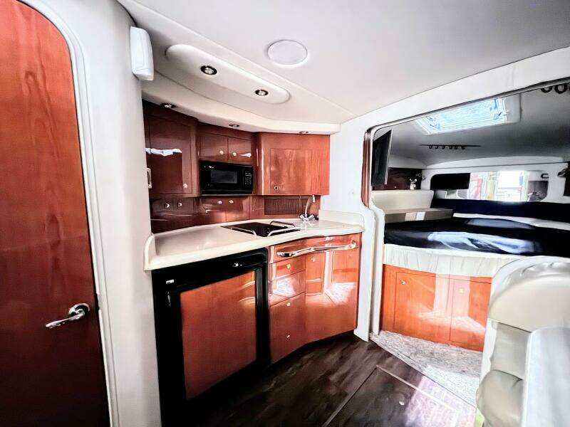 34ft Sea Ray Yacht For Sale