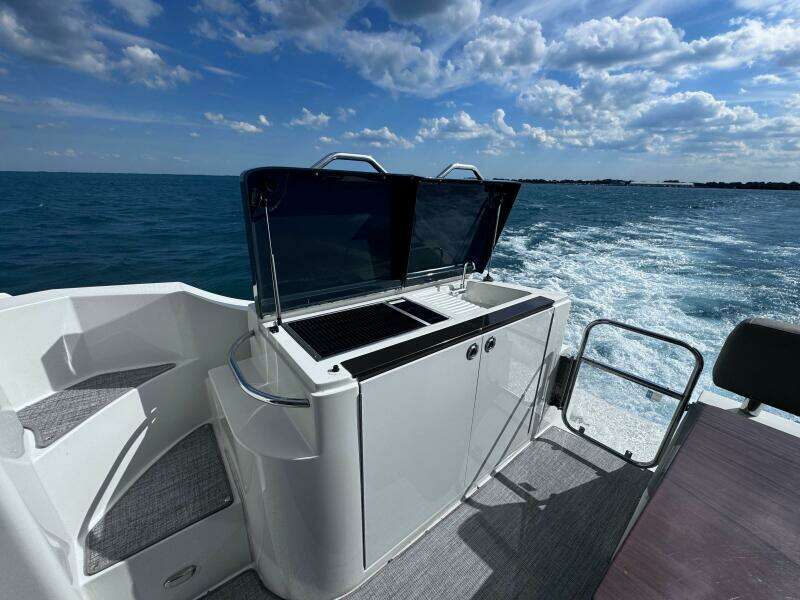 43ft Carver Yacht For Sale