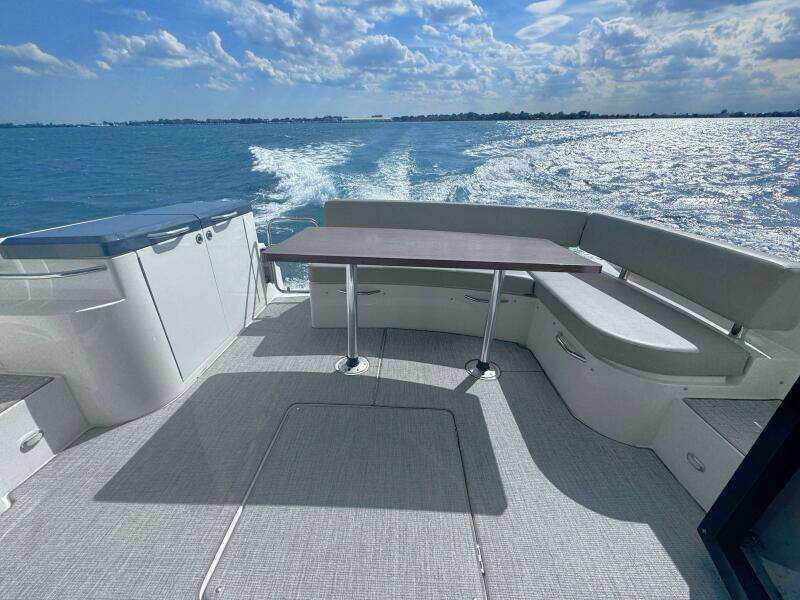 43ft Carver Yacht For Sale