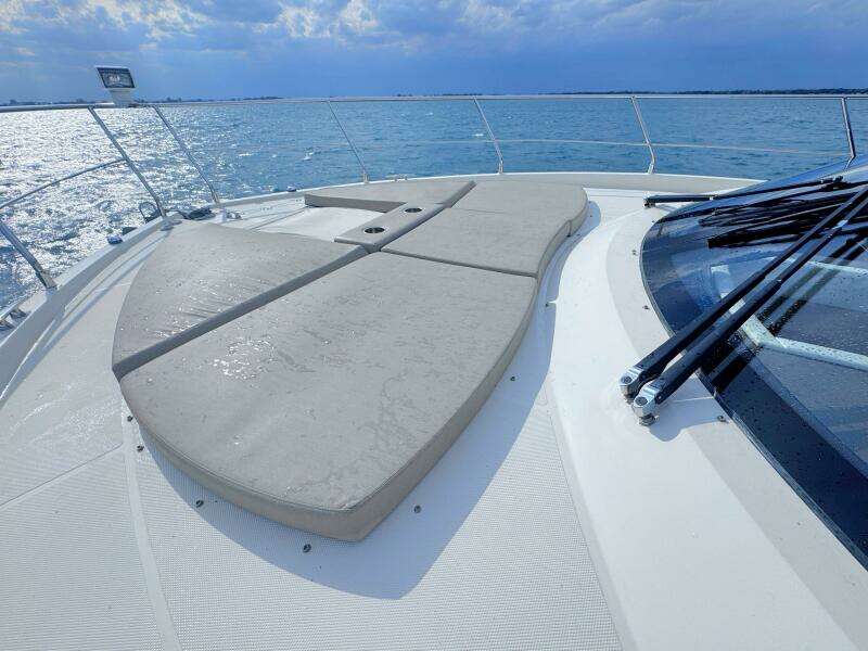 43ft Carver Yacht For Sale