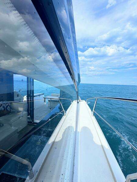 43ft Carver Yacht For Sale
