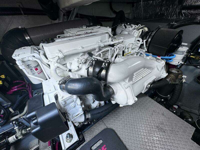 43ft Carver Yacht For Sale