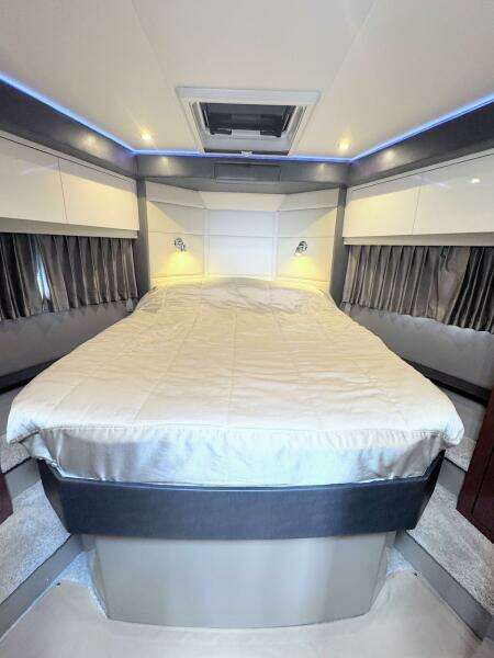 43ft Carver Yacht For Sale