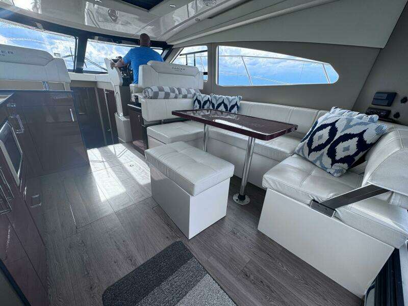 43ft Carver Yacht For Sale