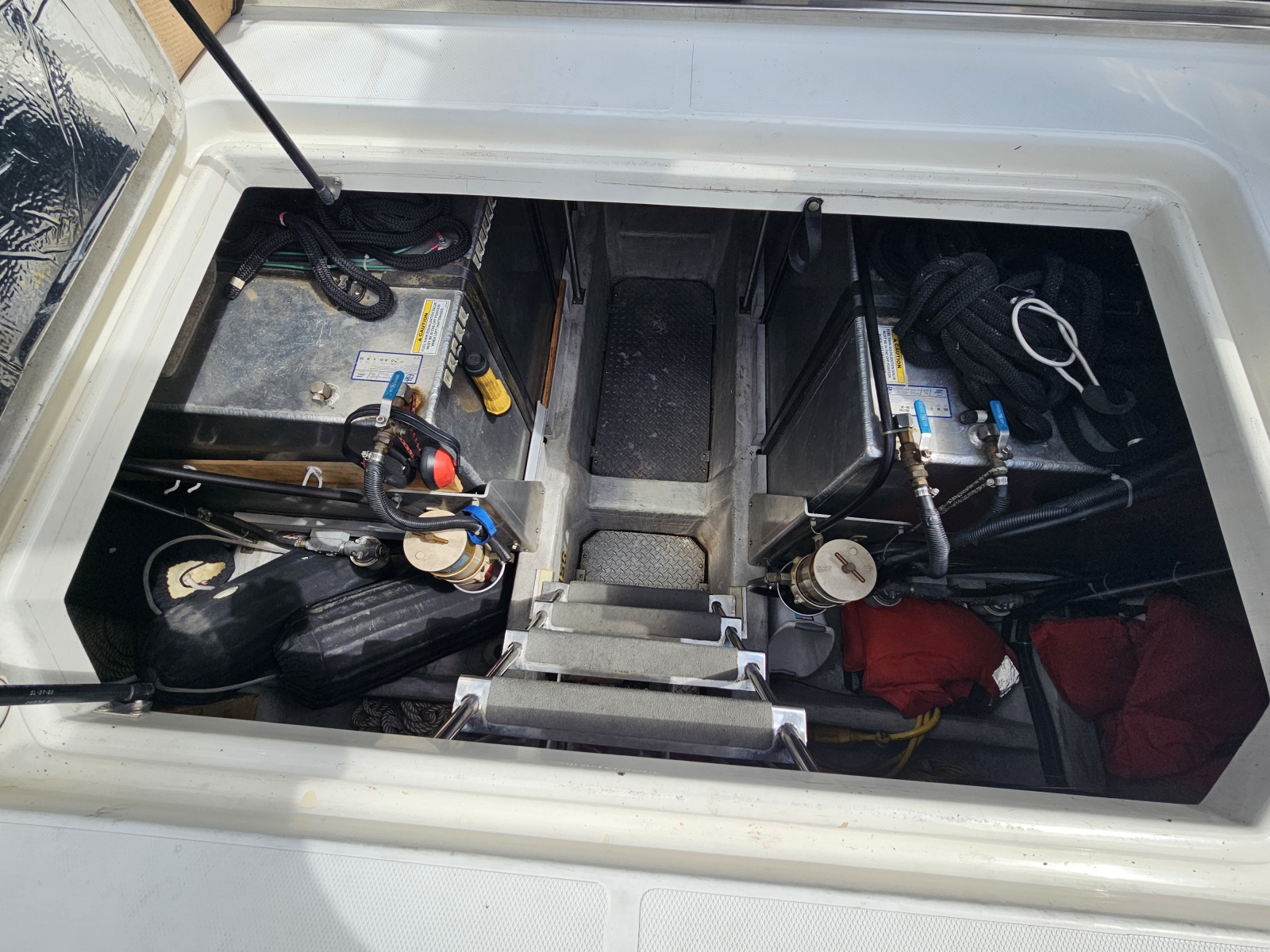 53' 1999 Carver 530 Voyager