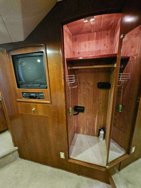 53ft Carver Yacht For Sale