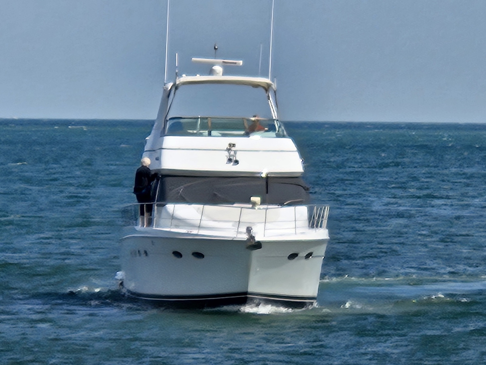 53' 1999 Carver 530 Voyager