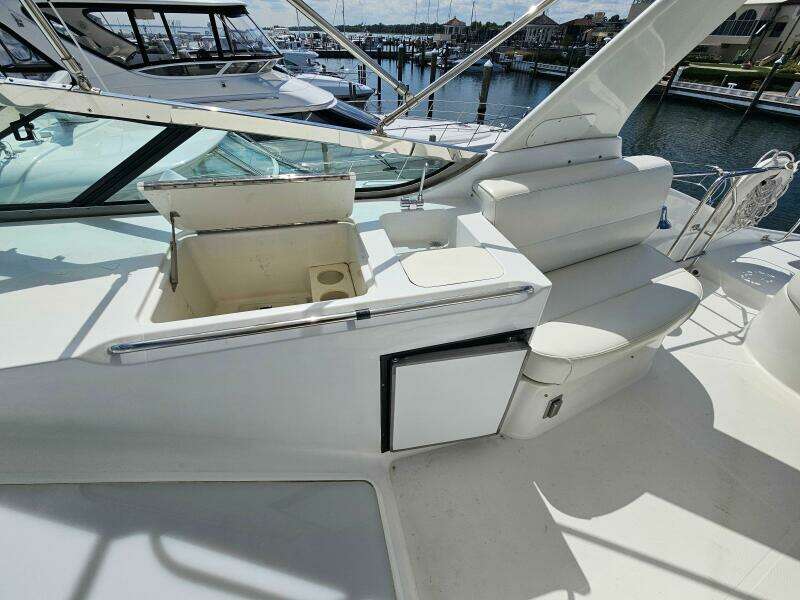 53ft Carver Yacht For Sale