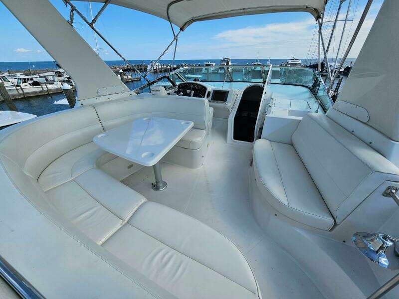 53ft Carver Yacht For Sale