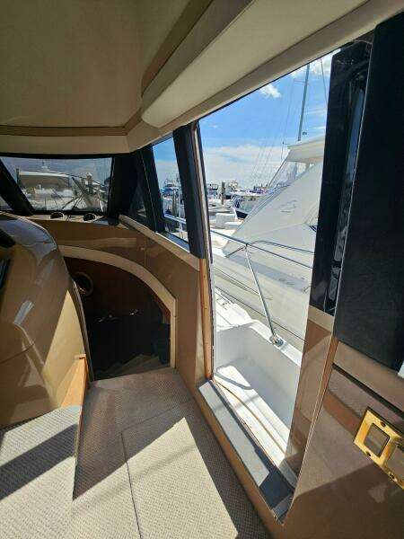 53ft Carver Yacht For Sale
