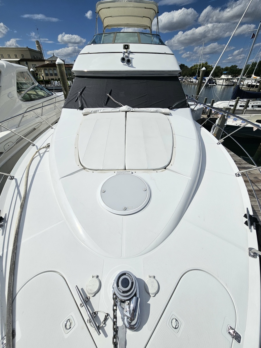 53' 1999 Carver 530 Voyager