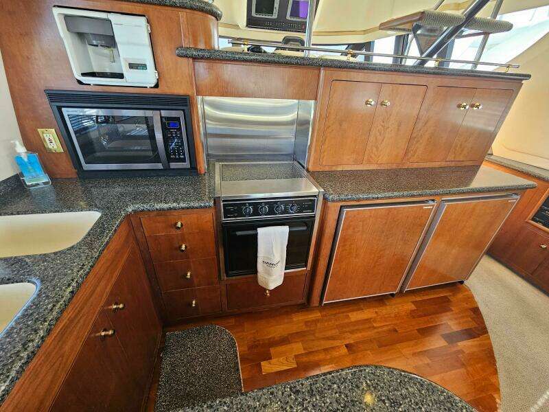 53ft Carver Yacht For Sale