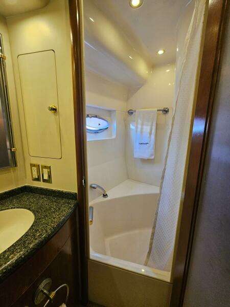 53ft Carver Yacht For Sale