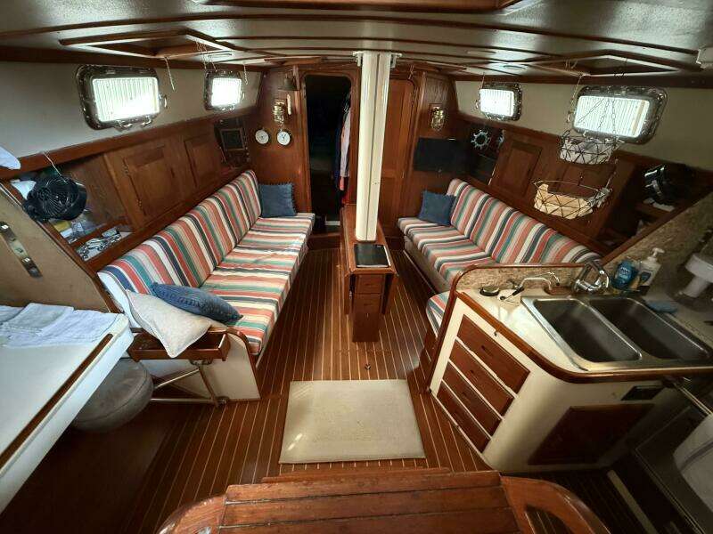 Meno Mosso 44ft Catalina Morgan Yacht For Sale