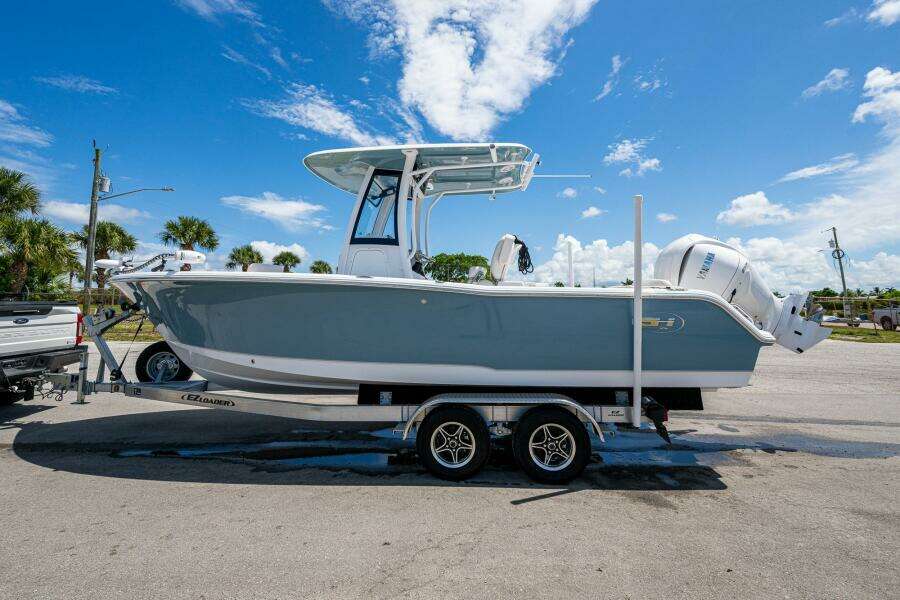 23ft Sea Hunt Yacht For Sale