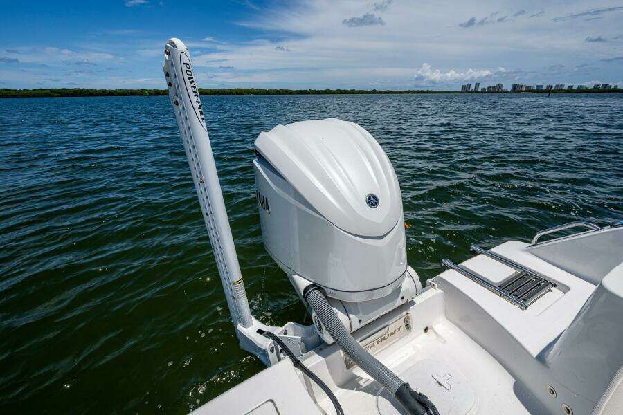 23ft Sea Hunt Yacht For Sale