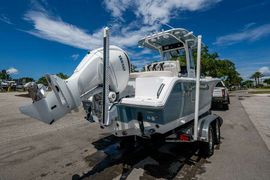 23ft Sea Hunt Yacht For Sale