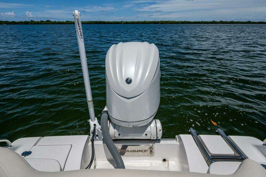 23ft Sea Hunt Yacht For Sale