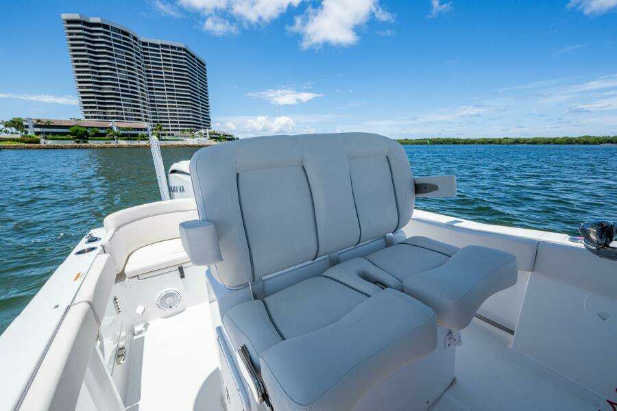 23ft Sea Hunt Yacht For Sale
