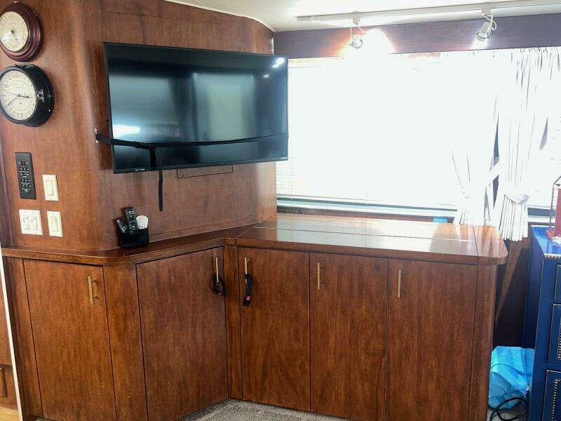 65ft Hatteras Yacht For Sale