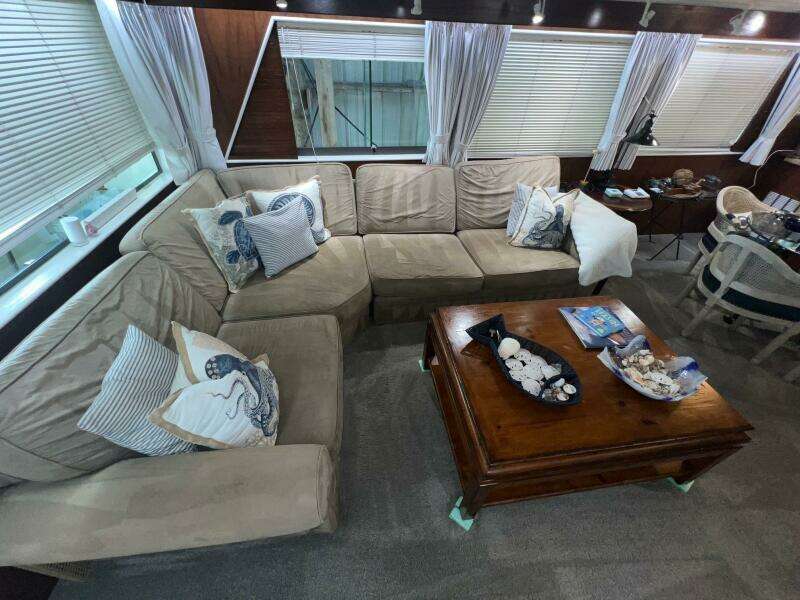 65ft Hatteras Yacht For Sale