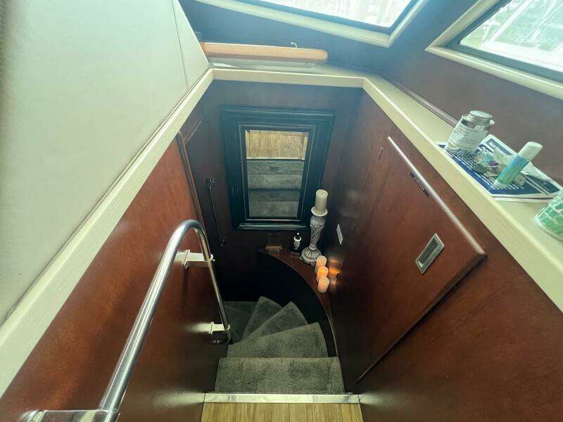 65ft Hatteras Yacht For Sale
