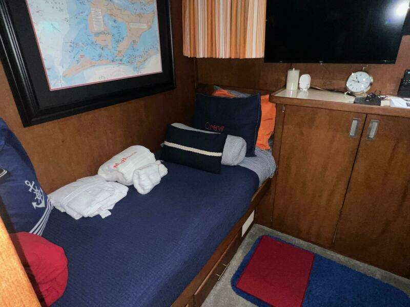 65ft Hatteras Yacht For Sale